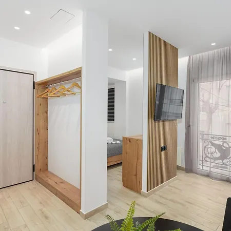 Urban Chic In The Heart Of Apartment