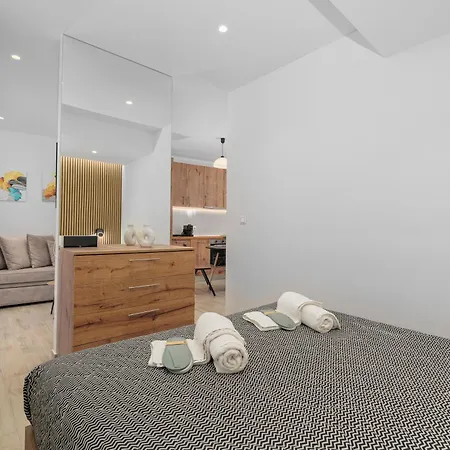 Urban Chic In The Heart Of Appartamento Atene